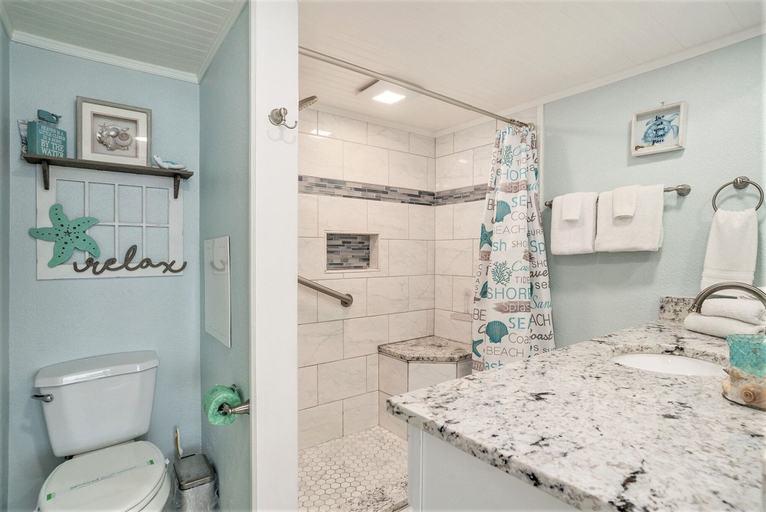 Bathroom 4, 1201 Waters Edge Resort 3 Bedroom Condo by RedAwning, Georgetown