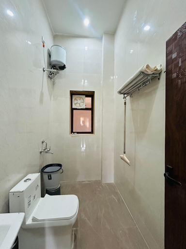 Bathroom 2, Hotel Narpat Garh Palace Jaisalmer, Jaisalmer
