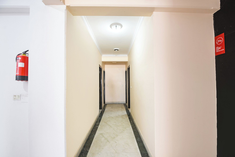 Lobby 3, Fabhotel Grand Highway, Faridabad