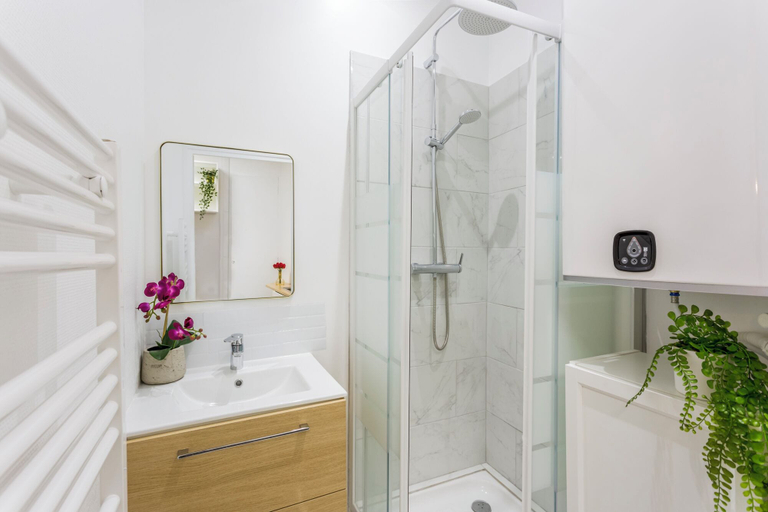 Bathroom 3, Merveil Family Suite - Sebastopol III, Paris