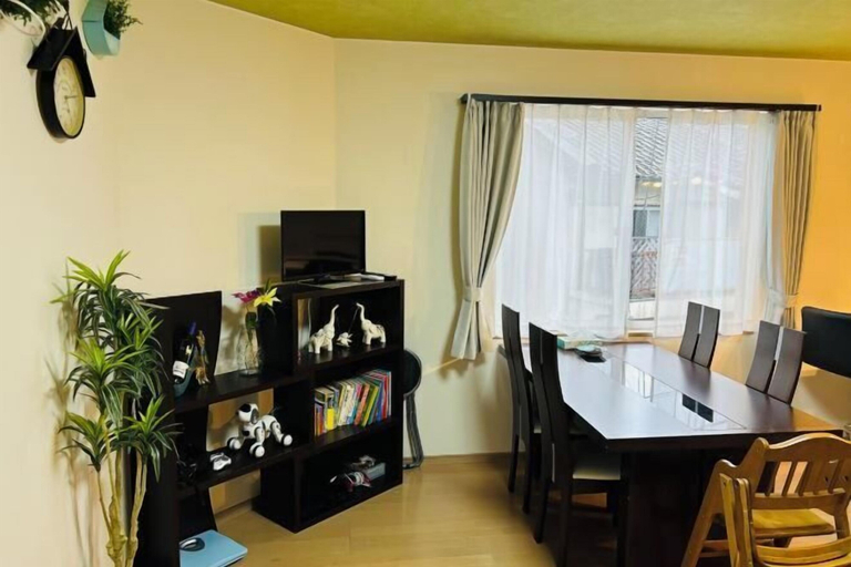Room 1, Osaka my house, Osaka