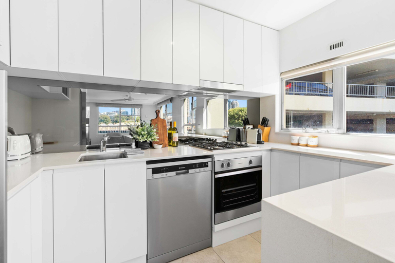 Others 5, Sydney Harbourside Apartment, Sydney