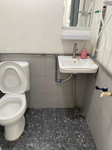 Bathroom 3, Capital O 91228 Hureen Chalet Hmk, Perlis