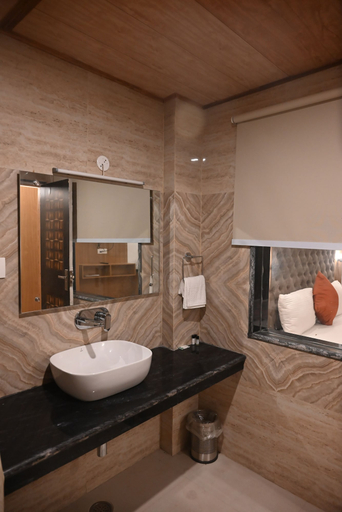 Bathroom 5, Mystic Manali, Kullu
