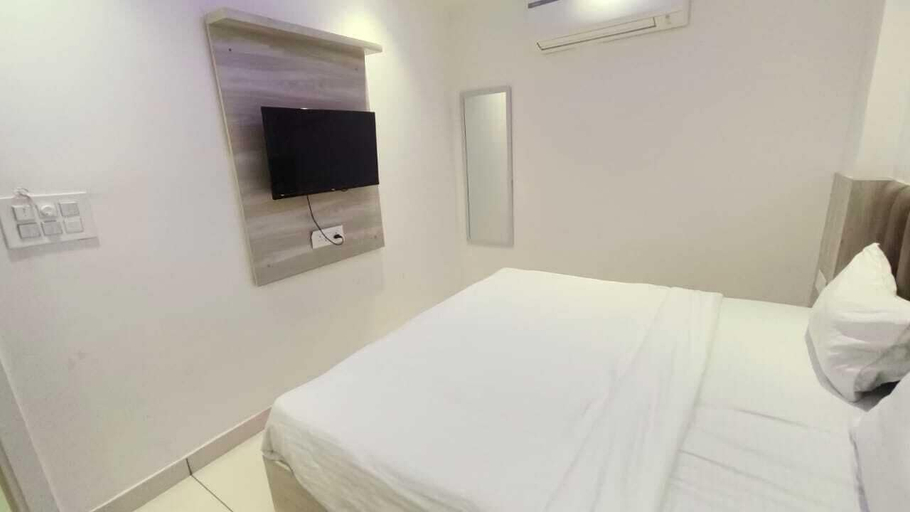 Room 3, Hotel Red Chilly Adarsh Nagar, Delhi