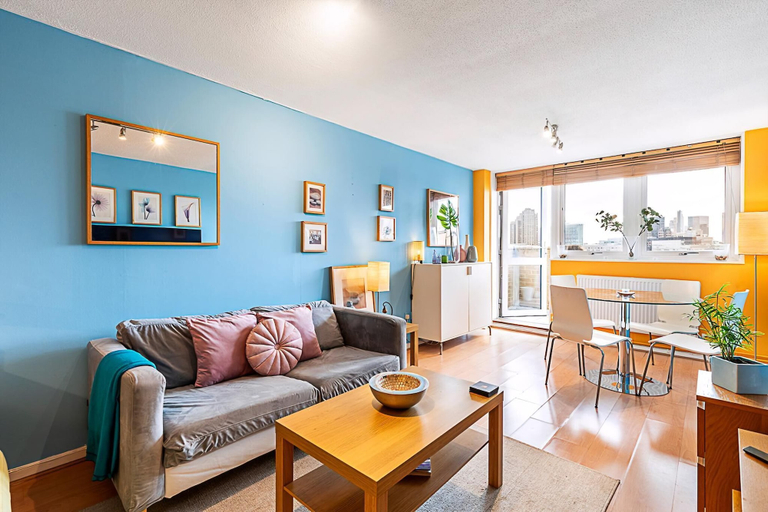 Living room 5, Chancery Lane Gem w/ Balcony and Lift, London