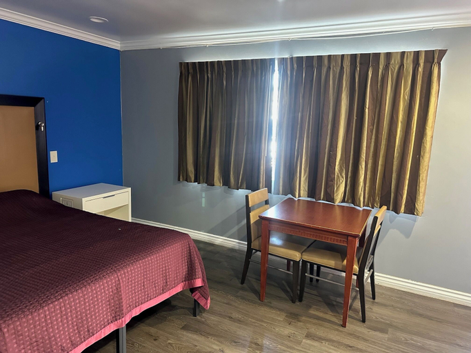 Room 2, Driftwood Motel - Colton, San Bernardino