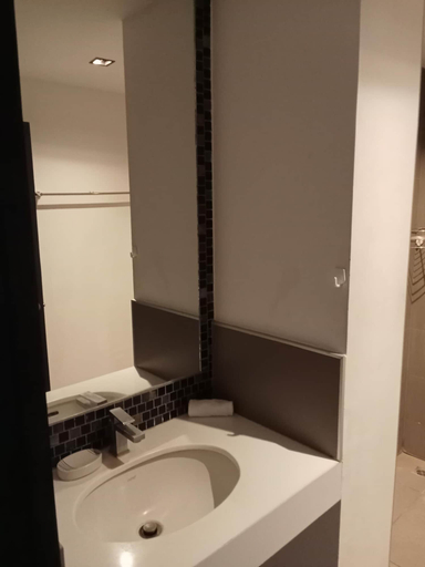 Bathroom 3, Well-located condo 1-BR T1-NV 203, Pulau Phuket