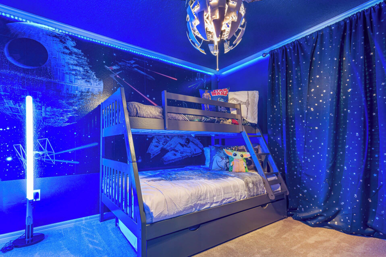 Room 4, Unforgettable Family Luxury 9BR Villa, Polk