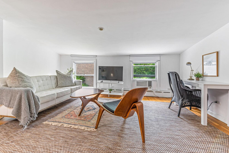 Room 3, Adelphi II by Rove Travel 3BR Ft Greene w Deck, New York