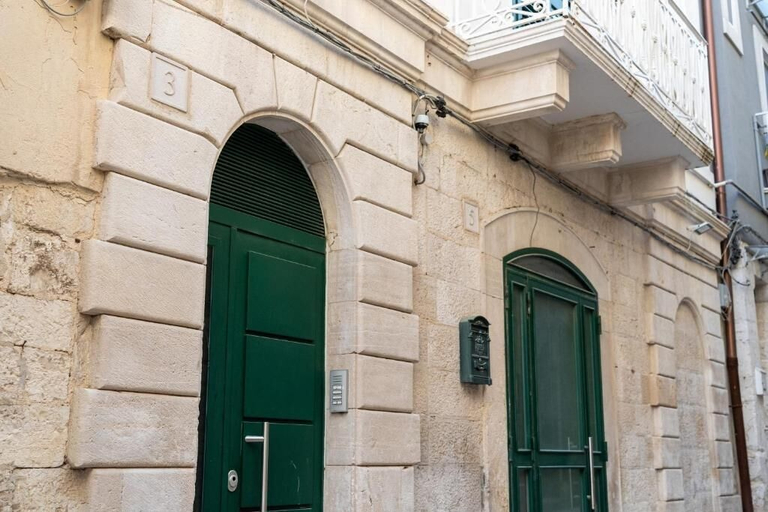 Exterior detail, Palazzo delle Puglie B&B, Barletta-Andria-Trani