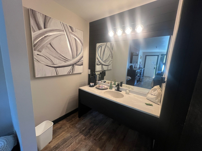 Bathroom 2, SDC Nightly Rentals, Stone