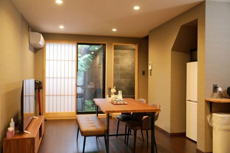 Dining 5, Kin · Tengachaya 12-3, Osaka