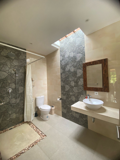 Bathroom 3, Vishnu Villa, Gianyar