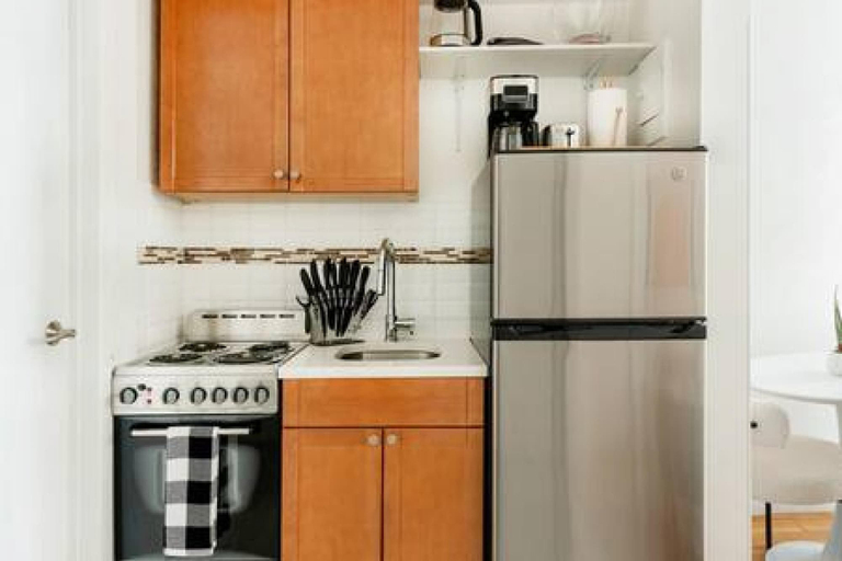 Room 4, 444-4d Prime Studio Hell s Kitchen, New York