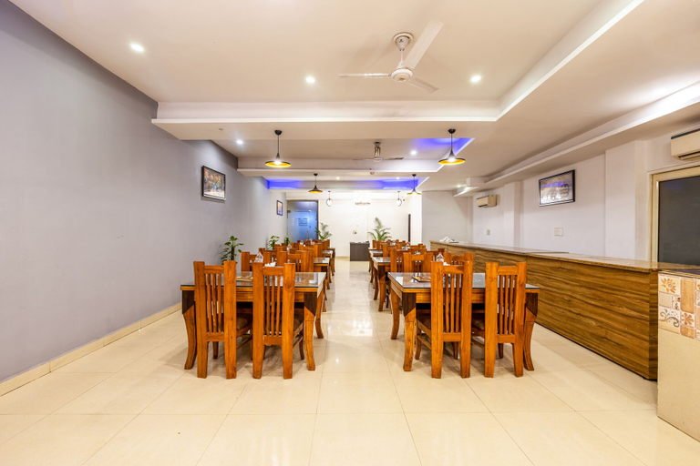 Restaurant 5, Hotel The Kiara - Complimentary Oneway Airport Transfer, Delhi