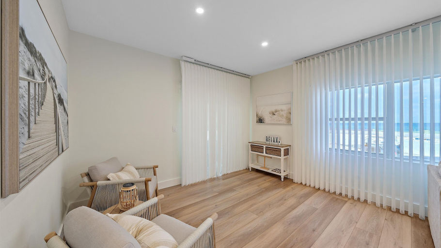 Living area 2, The Beach House 2 Bedroom Condo, Sarasota