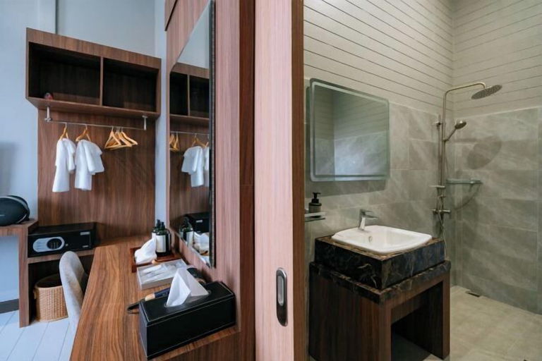 Bathroom 4, Misty Valley Doichang, Mae Suai