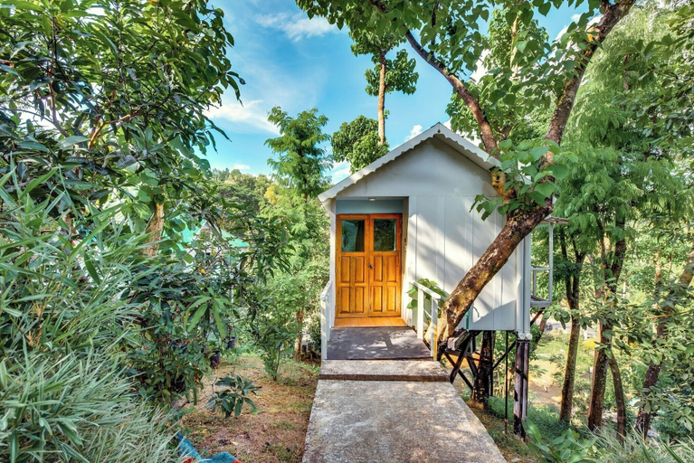 Front of property 2, Green Peak Resorts, Bandarbon