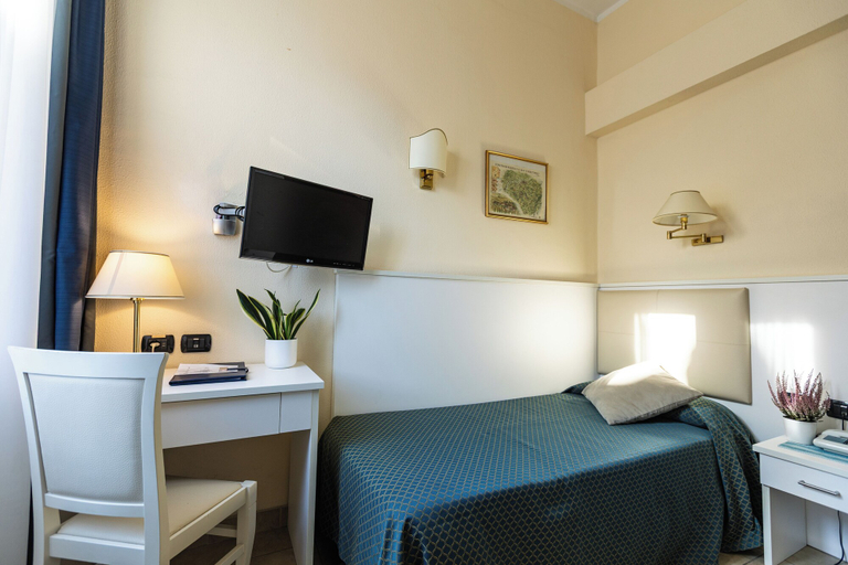 Bedroom 3, Hotel Stella Rapallo, Genova