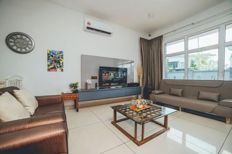 Interior 2, d'Lux 6BR16-25px Pool/BBQ/NetFlx/HotPot/KTV/Mahjong, Kota Tinggi