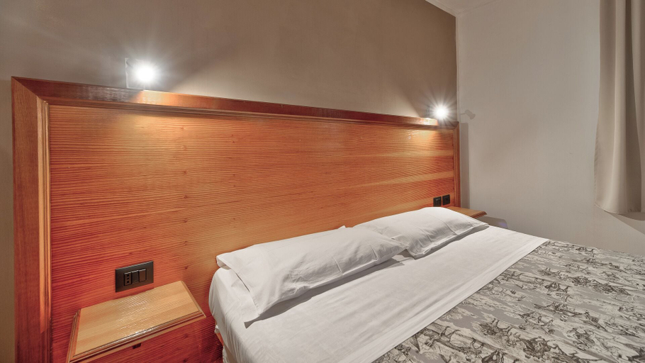 Room 5, Tenuta dell'Argento by Rentbeat, Roma