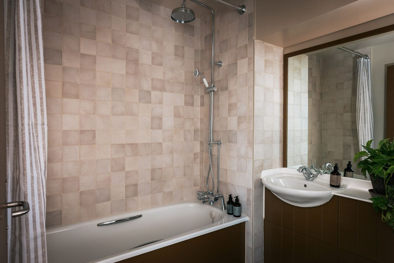 Bathroom 3, THE HIDE, Derbyshire