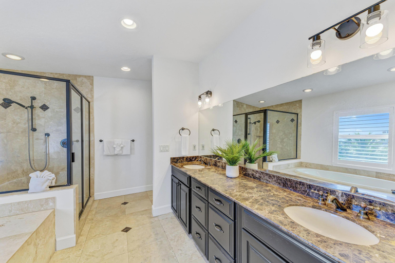 Bathroom 4, Anna Maria Island Beach Palace, Manatee