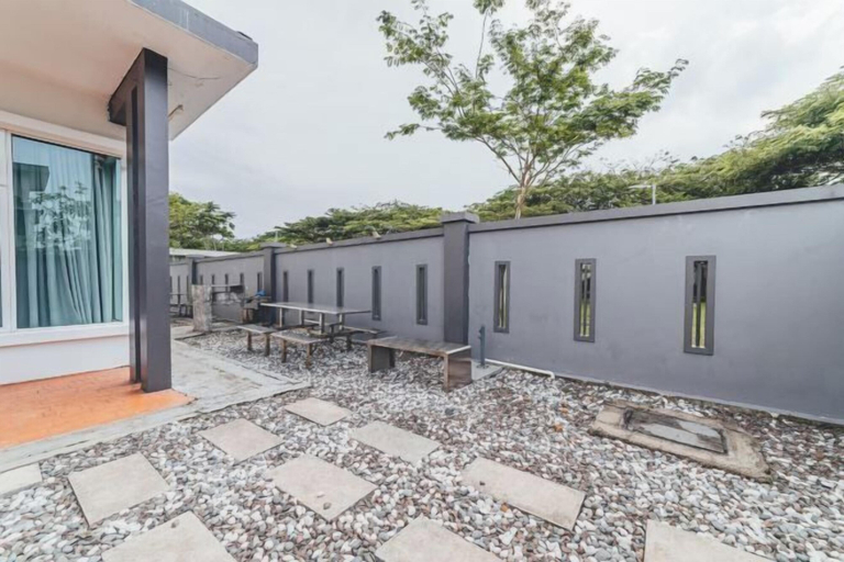Exterior 5, d'Lux 6BR16-25px Pool/BBQ/NetFlx/HotPot/KTV/Mahjong, Kota Tinggi