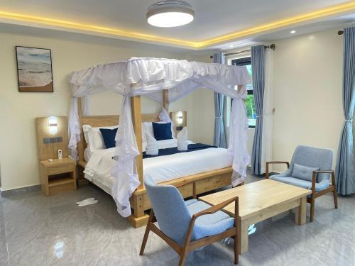 3, Marikeka Hotel, Msambweni