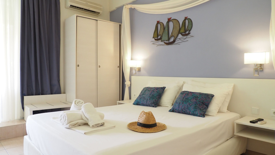 Room 5, leonidas apartments and suites, Central Macedonia