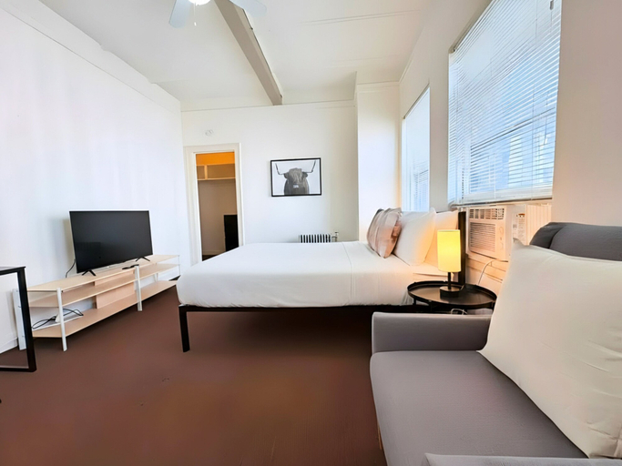 Room 1, Studio in Gold Coast - SP 1204, Cook