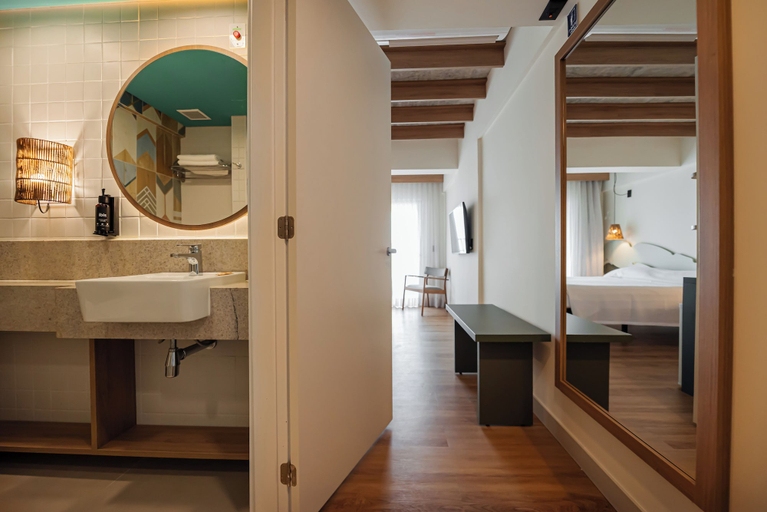 Bathroom 4, Ibis Styles Maragogi, Maragogi