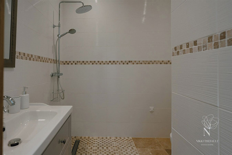 Bathroom 5, SCI ERIGOYE, Gironde
