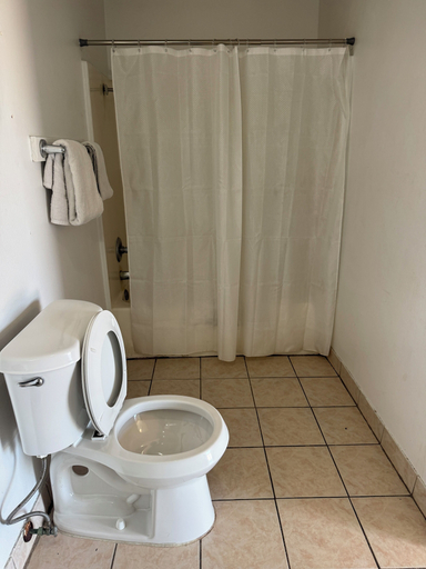 Bathroom 5, Classic Inn Motel, Bell