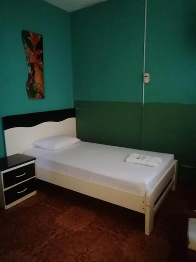 Room 2, Plaza Jungle Hostel, Tambopata