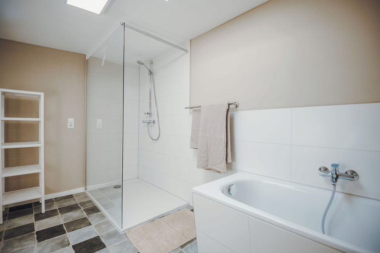 Bathroom 2, Stadthytte Ferienhaus, Rostock