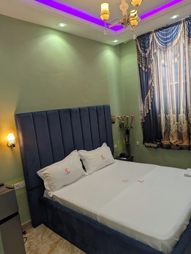 Room 2, Comfort inn & suites hotel, Mfoundi
