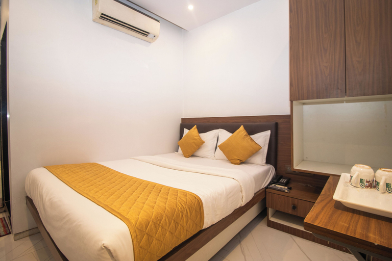 Room 3, Hotel Rexton Inn, Mumbai Suburban
