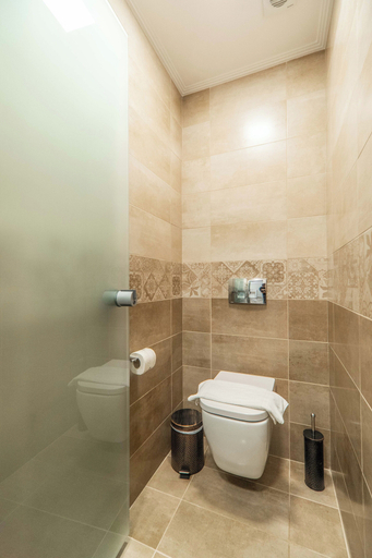 Bathroom 4, Altirina Studios, Crete