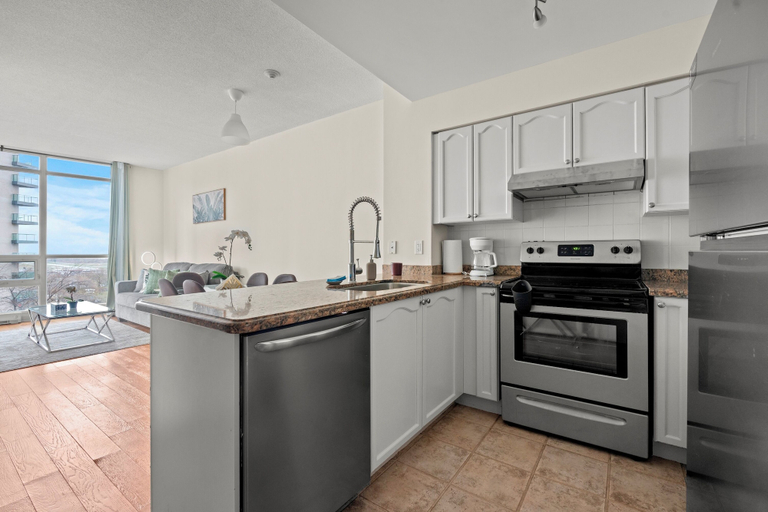 Private kitchen 4, Atlantis at Waterpark City Condos in DT, Toronto