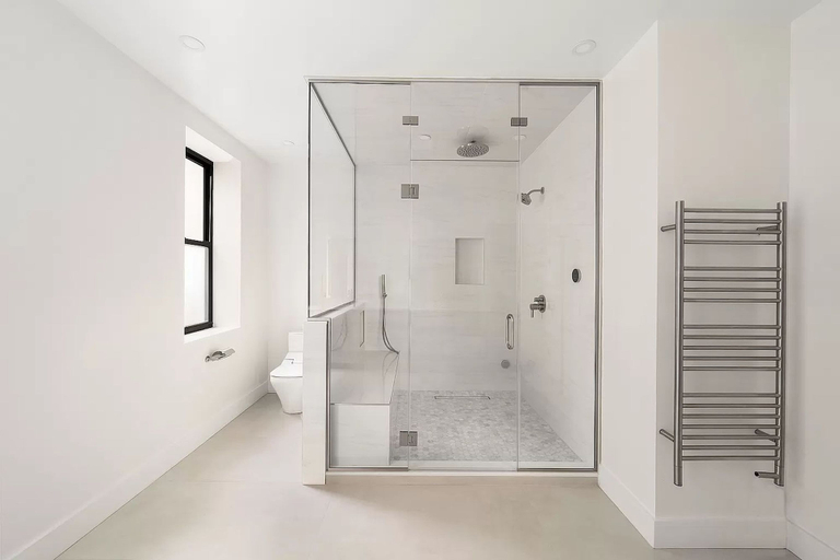 Room 3, Harlington by Rove Travel Private Backyard Roof, New York