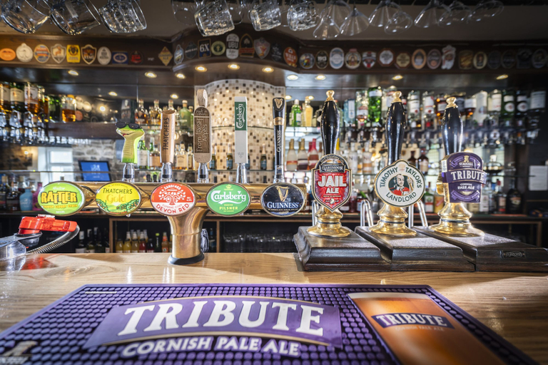 Food & Drinks 5, Cromwell Arms, Devon