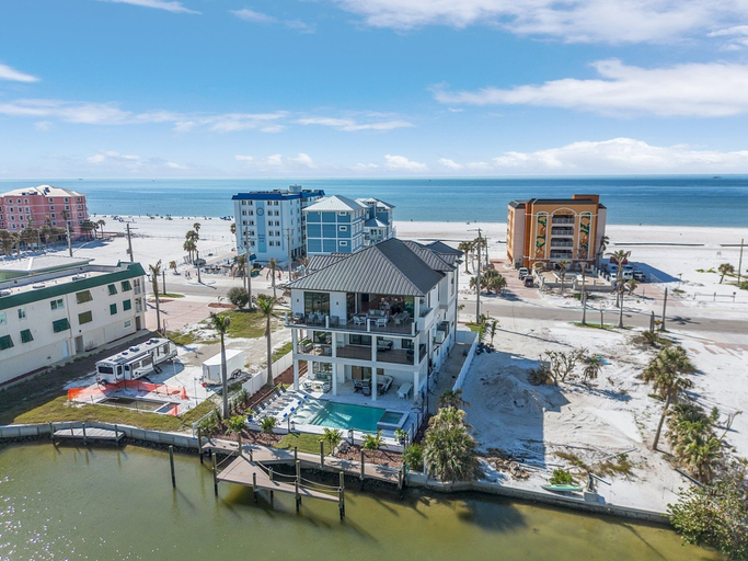 Exterior 4, 749 Paradise Pointe New Luxury Build 7 Bedroom Home, Lee