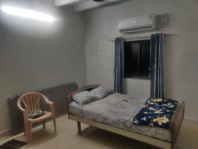 Room 2, Mahakali Bhavan Homestay, Devbhumi Dwarka