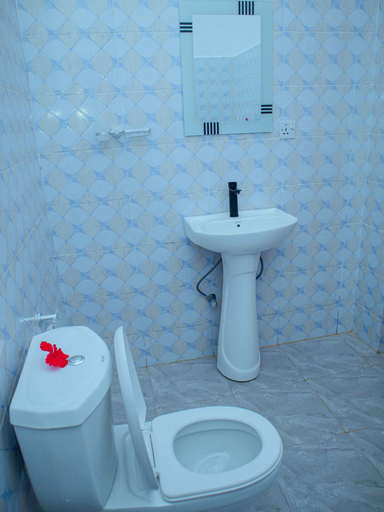 Bathroom 2, Tumaini Bungalows, Kaskazini 'A'