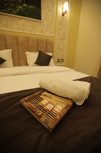 Room 4, Hotel Om Vilas, Mathura
