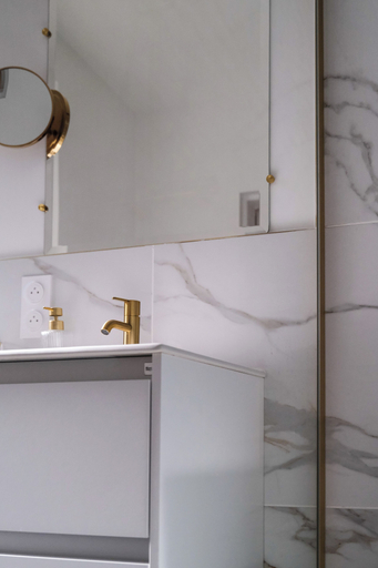 Bathroom 5, Villa Nady, Gironde