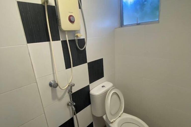 Bathroom 4, Apartment Klebang ipoh Near Aeon,Mcd,Free packing, Kinta