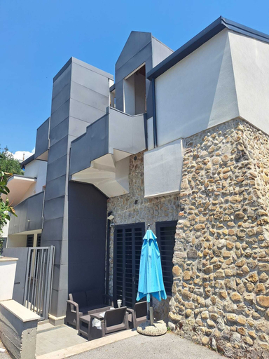 Exterior 5, La Casa del Nostromo, Salerno